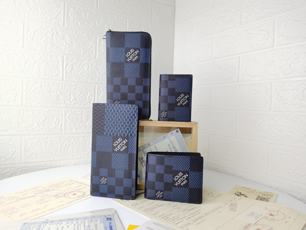 LVコピーウォレット着用イメージ